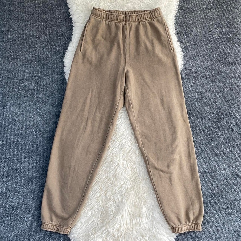 ARITZIA TNA COZY AF MEDIUM BEIGE FLEECE JOGGERS SWEATPANTS ACTIVEWEAR ATHLEISURE